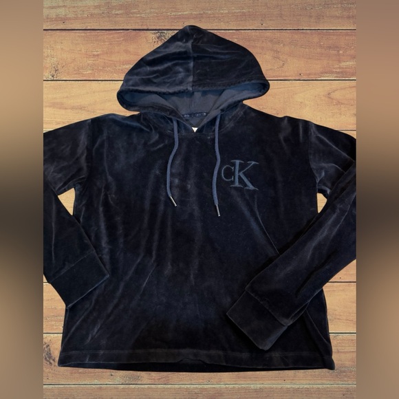 Calvin Klein Jeans Tops - Calvin Klein Jeans Women’s Black Velour Pullover Hooded Sweatshirt Size XS Y2K